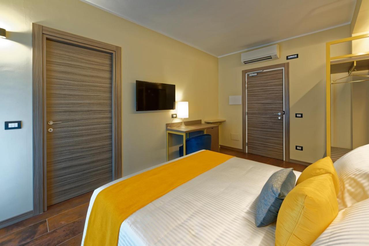 Hotel Red Ribbon Mailand Exterior foto